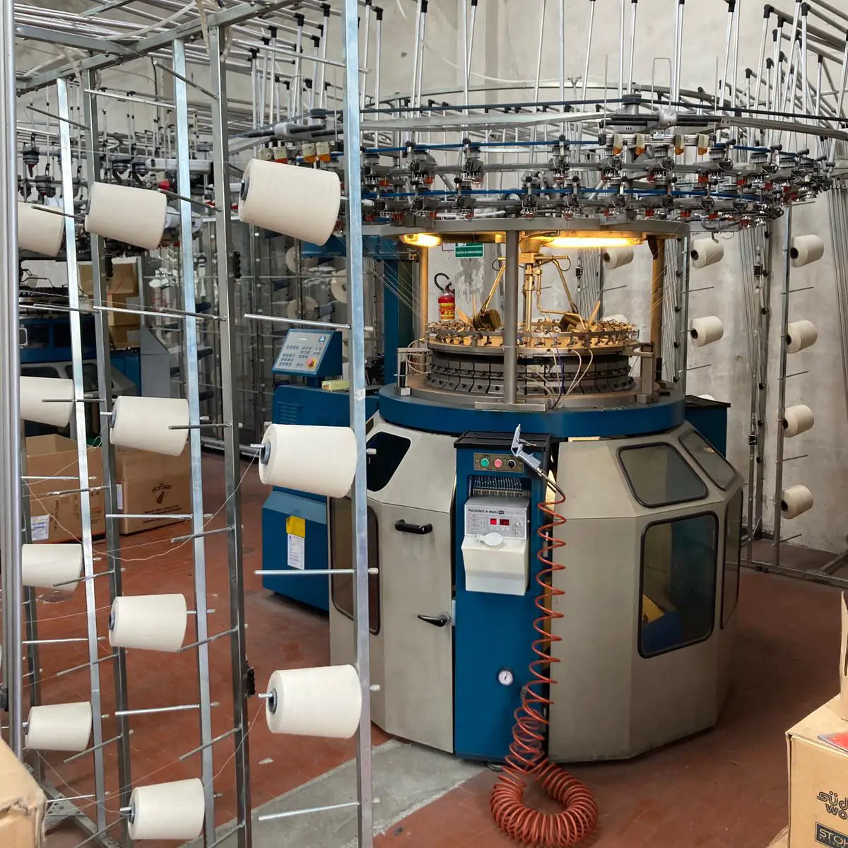 Stoffproduktion in der Weberei
